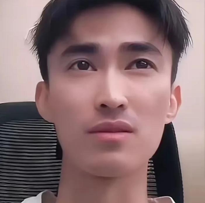 WTT怎么又难为孙颖莎？据平野美宇的教练张成介绍，这次日本横滨冠军赛的球桌又