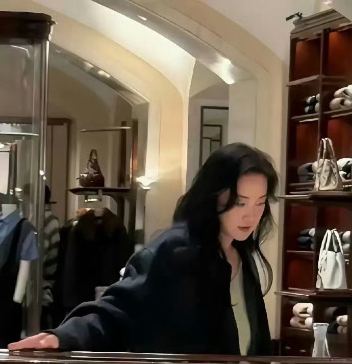 没认出来这是贾玲没认出来这是贾玲还以为是温碧霞呢……🤔这是贾玲还是温碧霞