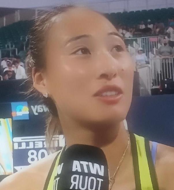 郑钦文迈阿密两连胜重返世界前30，中国一姐宝座回归！