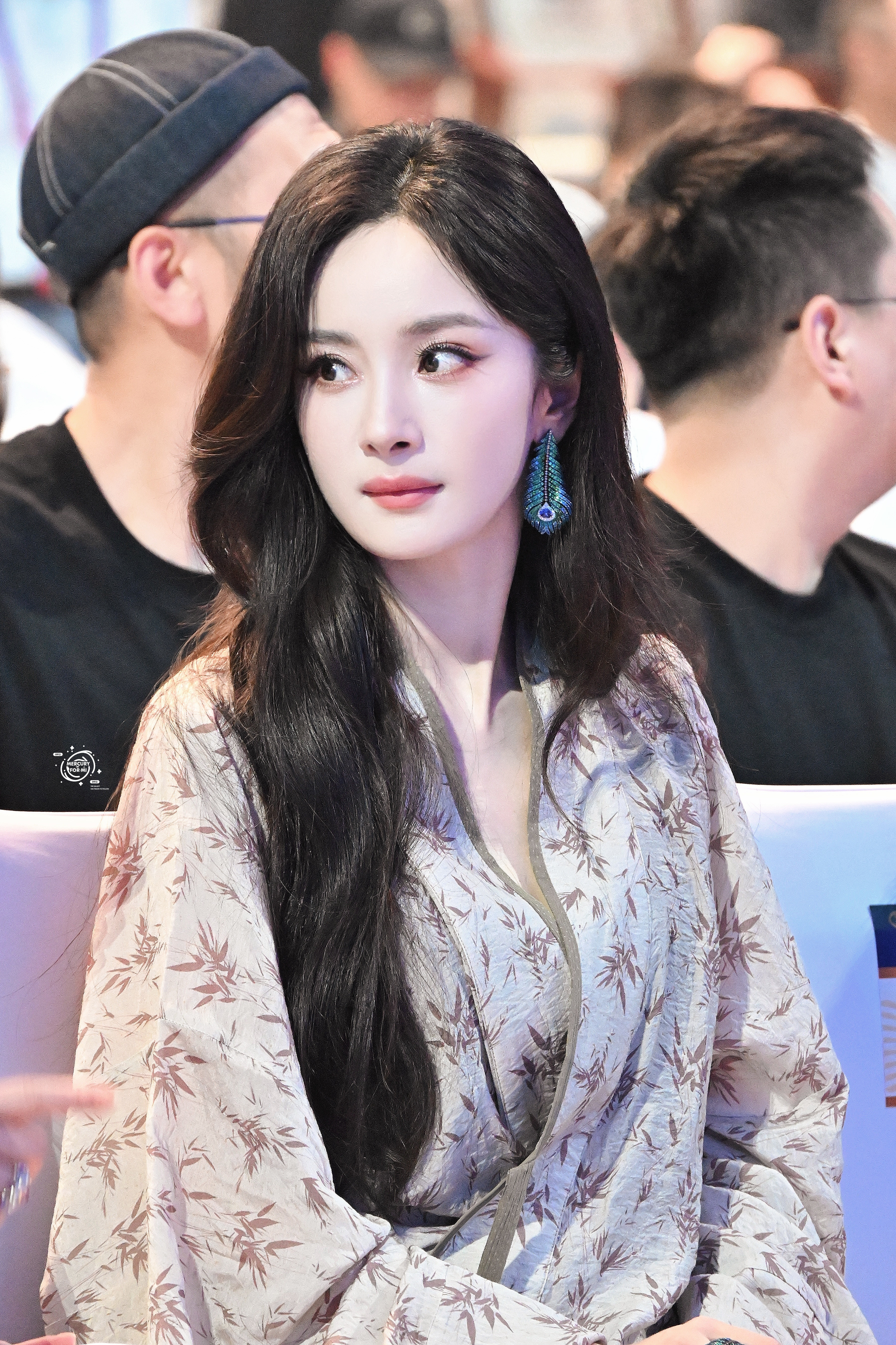 杨幂上合组织国家电影节内场图站姐图/六公主镜头/央视直播镜头/路人生图，杨幂的状