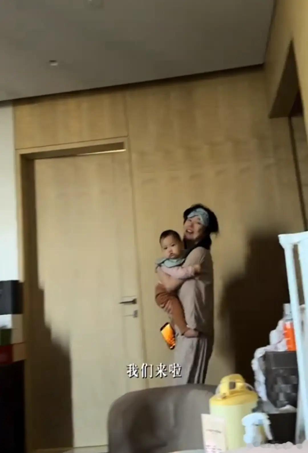 张檬为儿子上学搬到广州，11个月儿子还在吃母乳，重20斤高又壮！