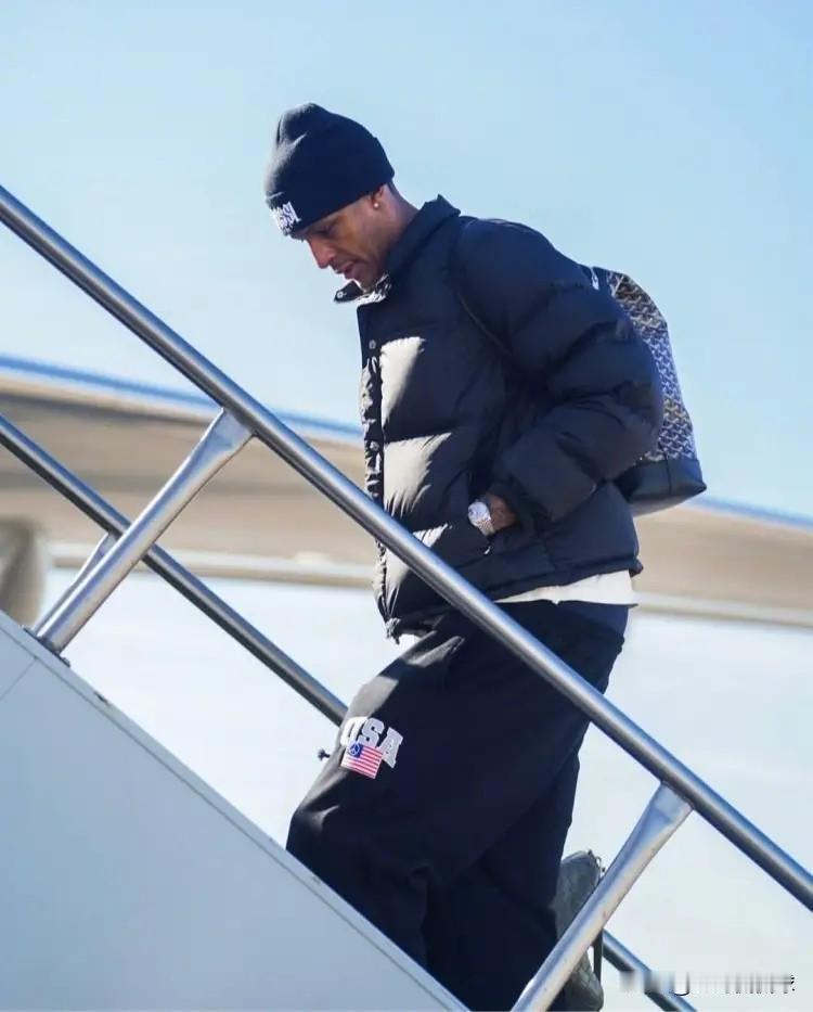 火箭前锋小史密斯真是无药可救了！在今天火箭客场以98：111输给国王的比赛中，小