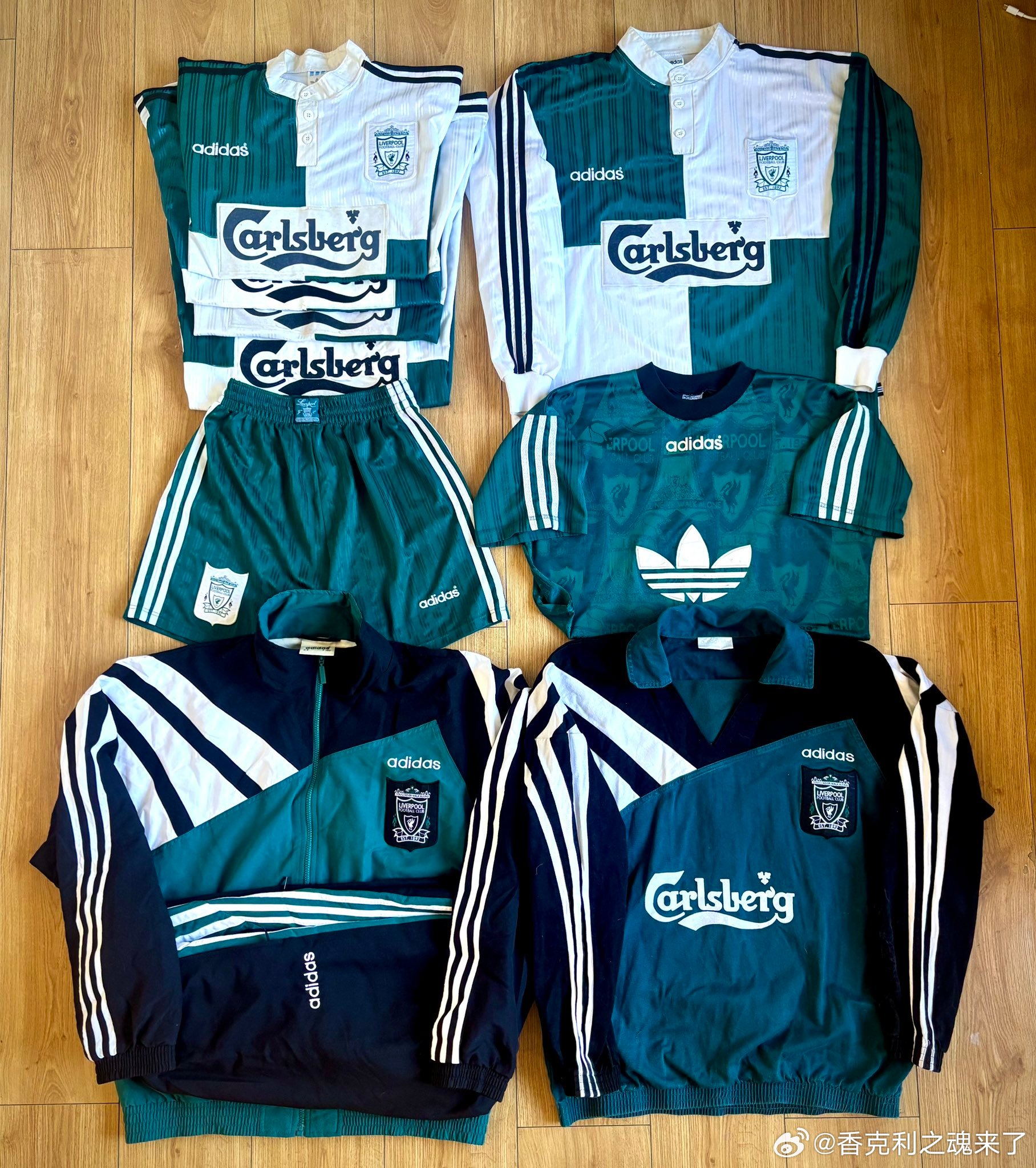 复古版本和真正的球衣对比