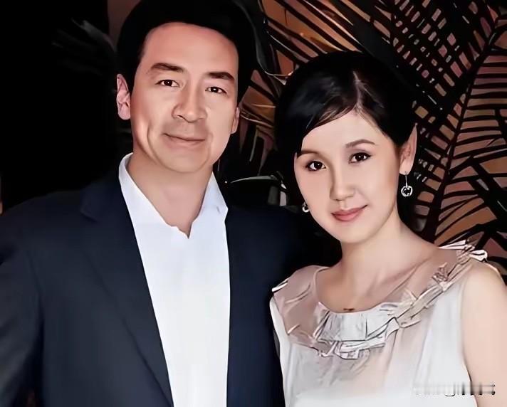 2003年，49岁的寇振海向演员李婷表白，李婷拒绝的说：寇老师，你比我大，就算我