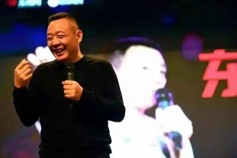 如何评价于东来发文力挺韩红？河南千年底蕴才出一个于东来，要跨时间维度看待他，