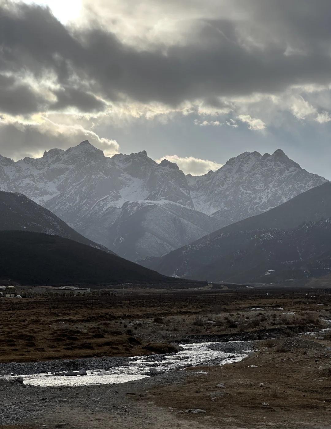 P人兰州周边雪山草原一日懒散自驾游主包身为P人，是属于在网上搜再简单的攻略最后