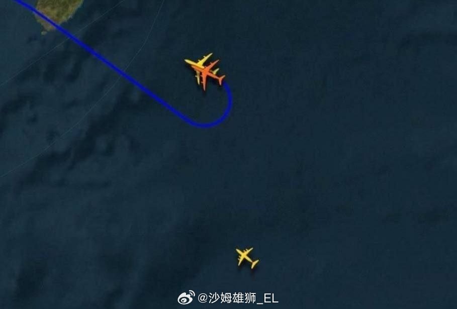 昨晚B-2在空中调头