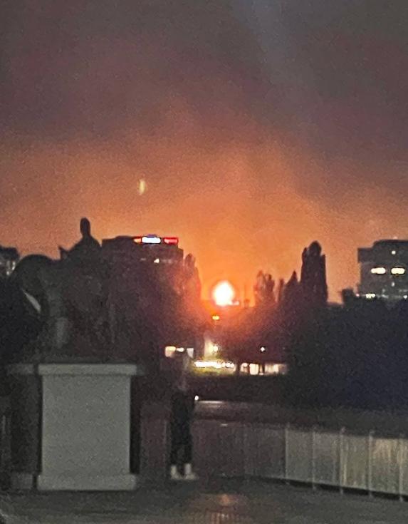 匈牙利爆炸，哈萨克斯坦爆炸！当地时间2025年10月23日，匈牙利，哈萨克斯坦分