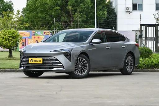 同样16万左右，买新君越白金版，还是二手君越艾维亚？ 这次我想把问题聊得再真