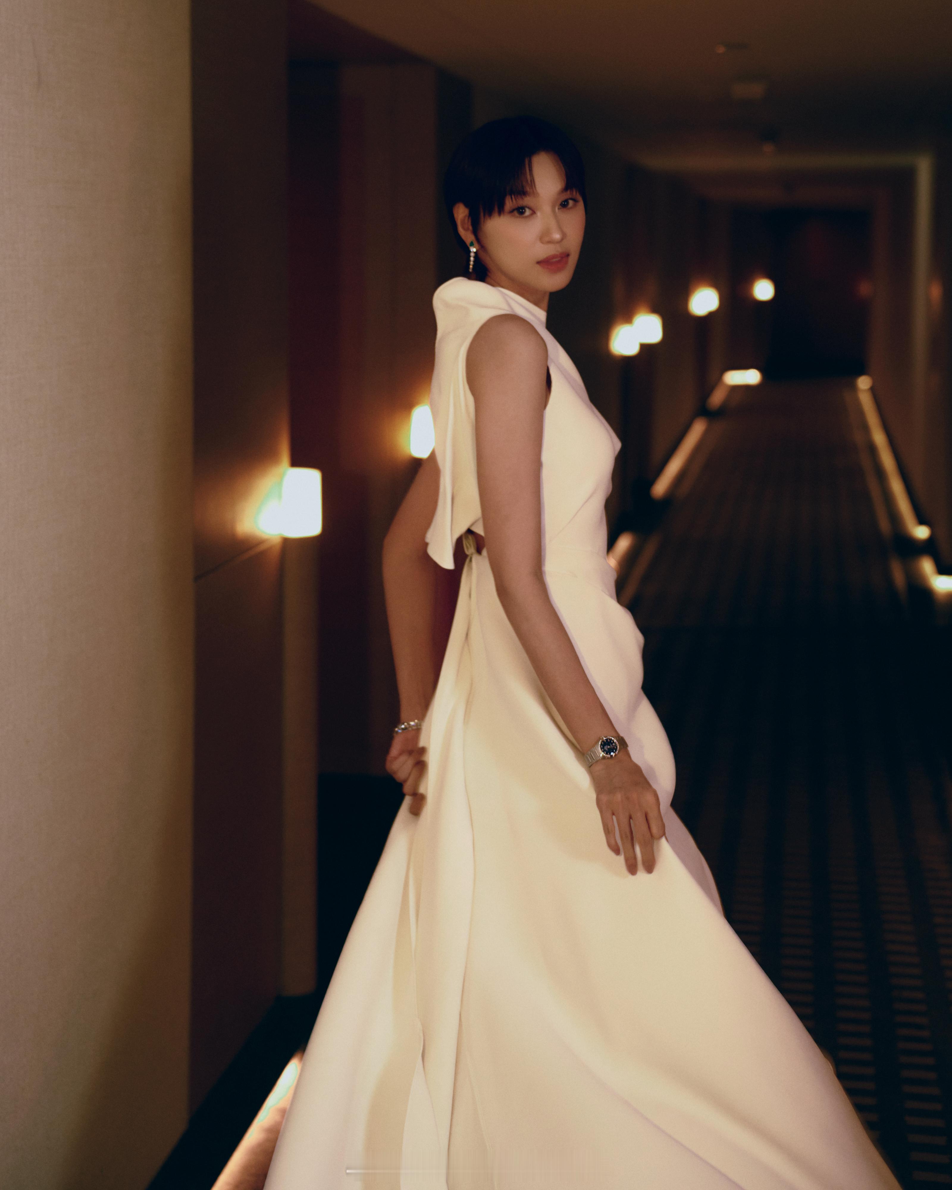 金像奖刚结束的金像奖颁奖礼，也看到了王丹妮，她曾凭借《梅艳芳》《毒舌律师》两度