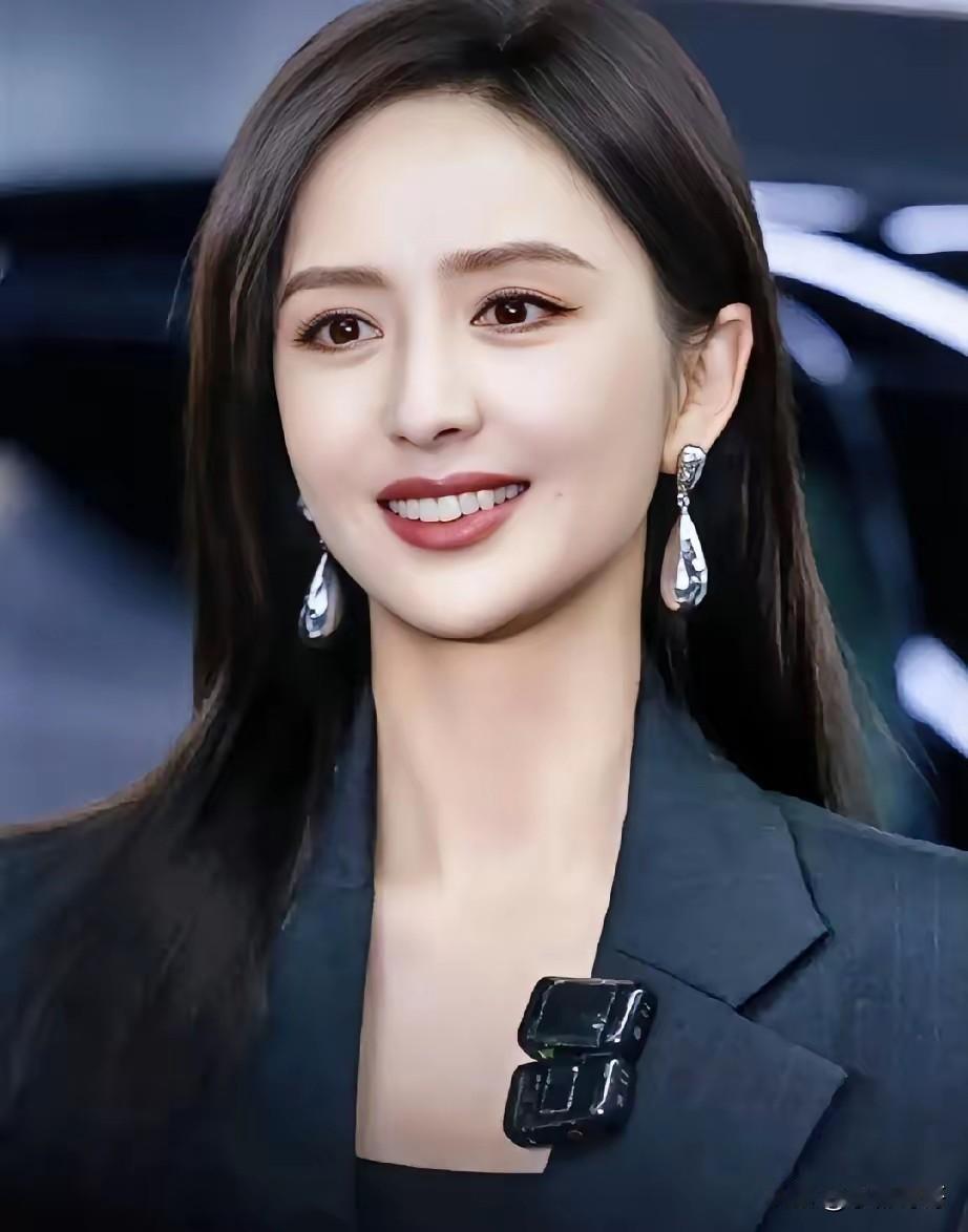 我预料到了佟丽娅素颜会与荧幕有差也预料到41岁的她会有岁月痕迹万万没想到