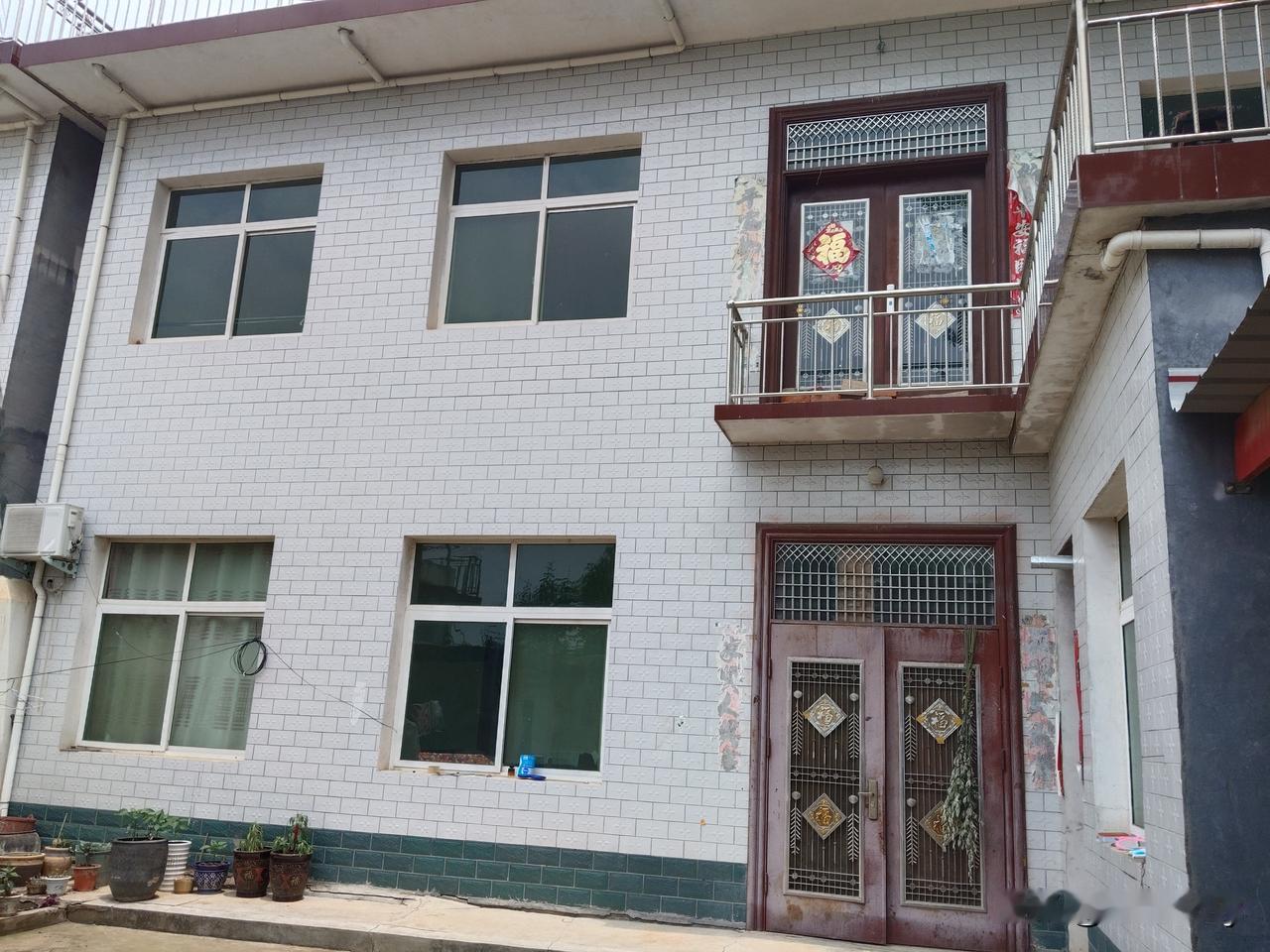陪91岁老母亲回老家农村住几天，我觉得和城市没有什么差别。现在农村条件也好了