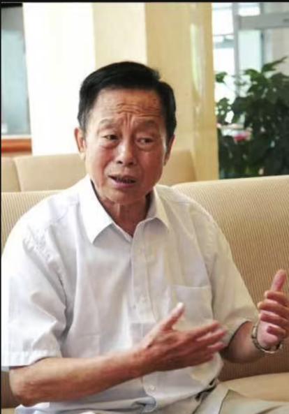 1984年除夕，春晚开播进入倒计时，突然，陈佩斯火冒三丈地对朱时茂表示，不理解他