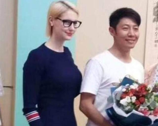 虽然李白是外国人，但她长得和撒贝宁有点像，这就是缘分吧，两人相距那么远还是结为夫