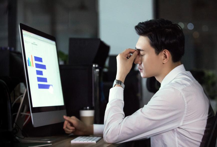 网上一名小伙表示：虽然我不喜欢日本，但要实话实说。本人在日企干过，每天8小时，含