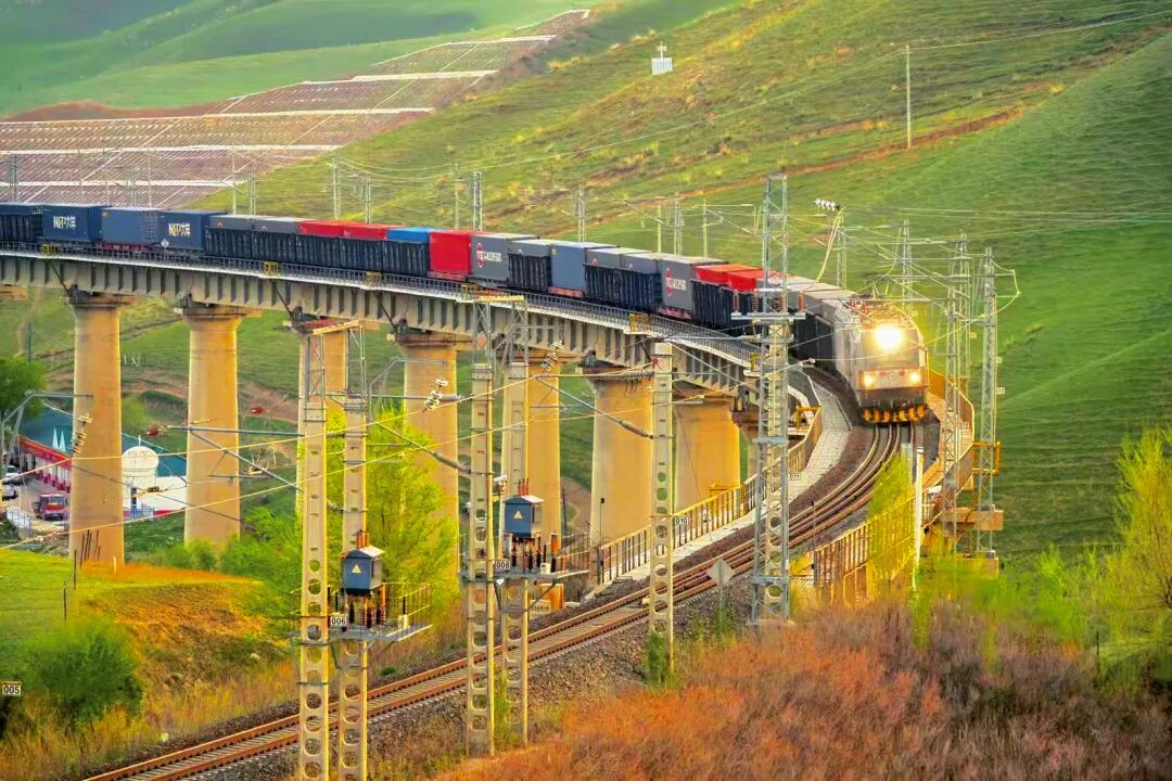 10月1日起全面使用电子发票 全国铁路10月11日起实行新的列车运行图