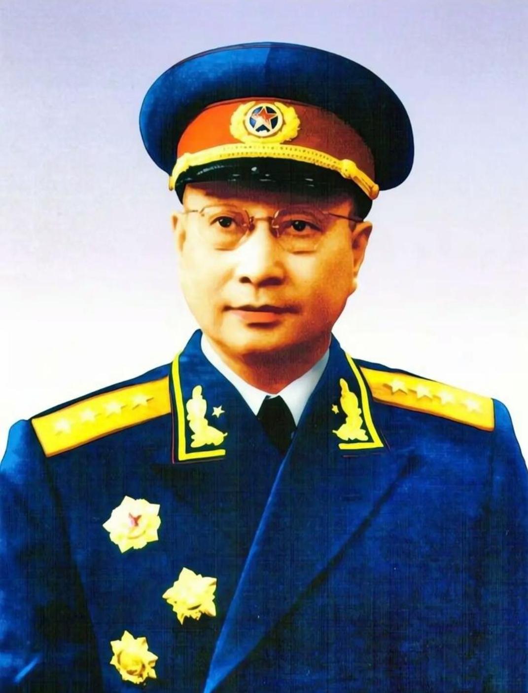 1950年2月西南军区成立时，贺龙担任司令员，副司令员有三位，排序：陈赓、周士第