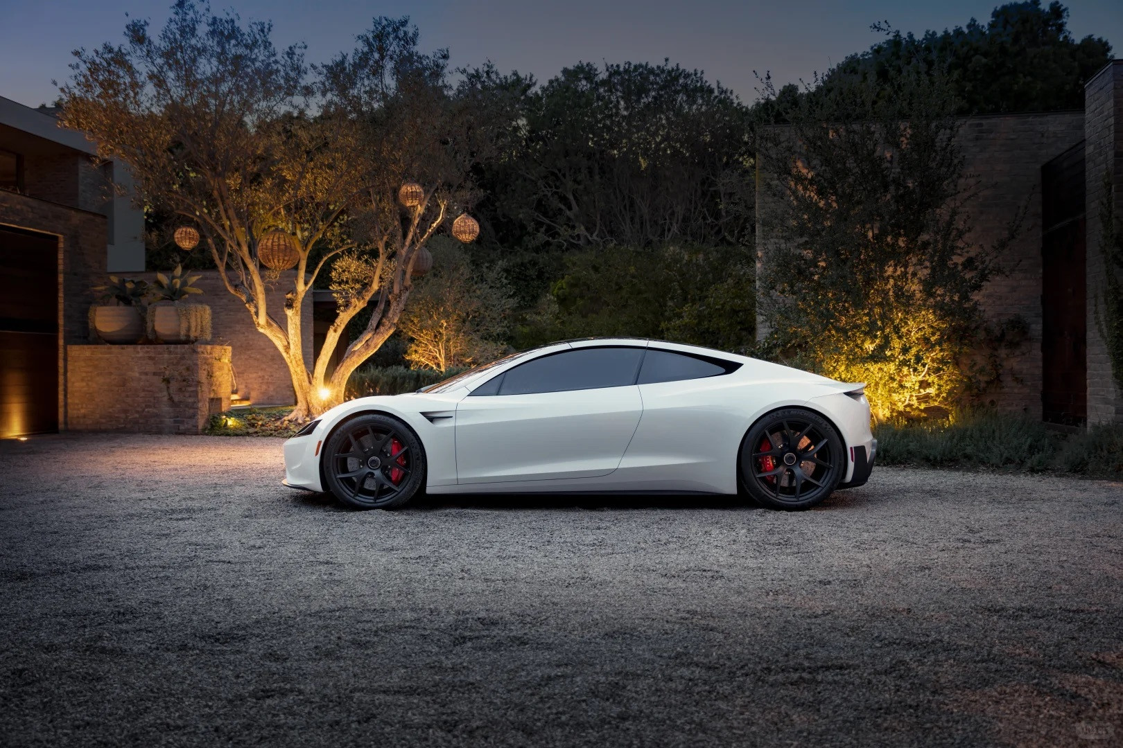 特斯拉Roadster2于2017年发布，鸽了八年还没交付，人生有多少个八年呢特