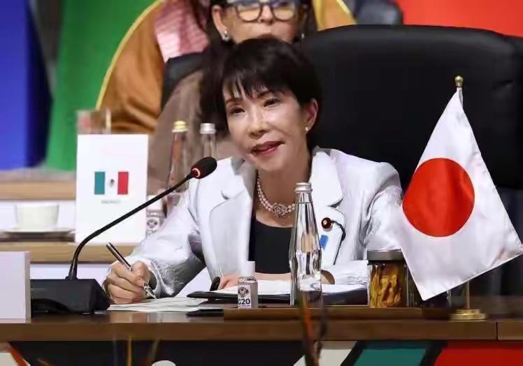 高市早苗终于等到救兵，9国签协议同谋对抗中国？日本又在自嗨了最近，美国拉着日