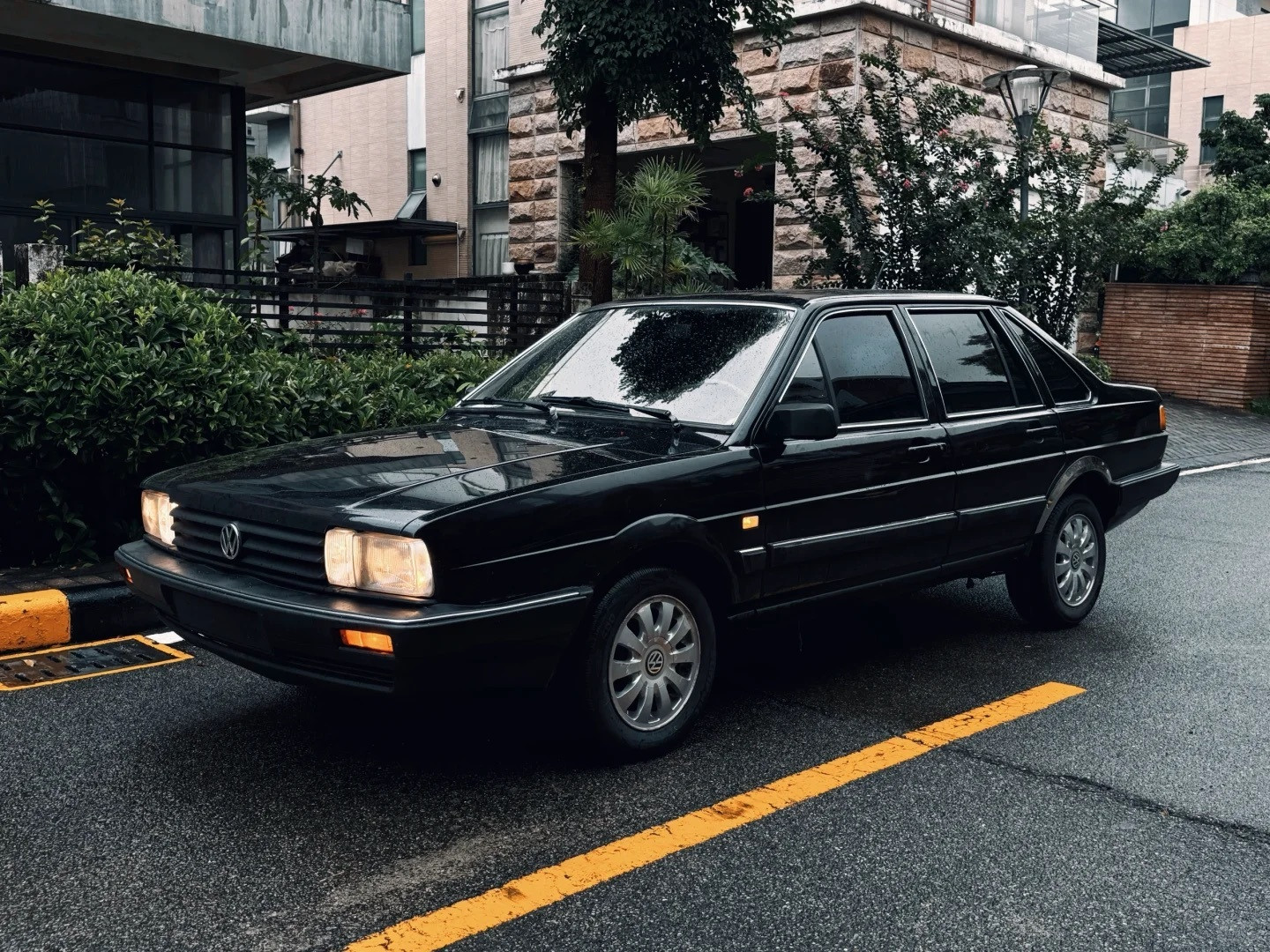 22岁，人生的第一台车。买车一万，改车一万。这车还能开5年吗？（来自网友分享）