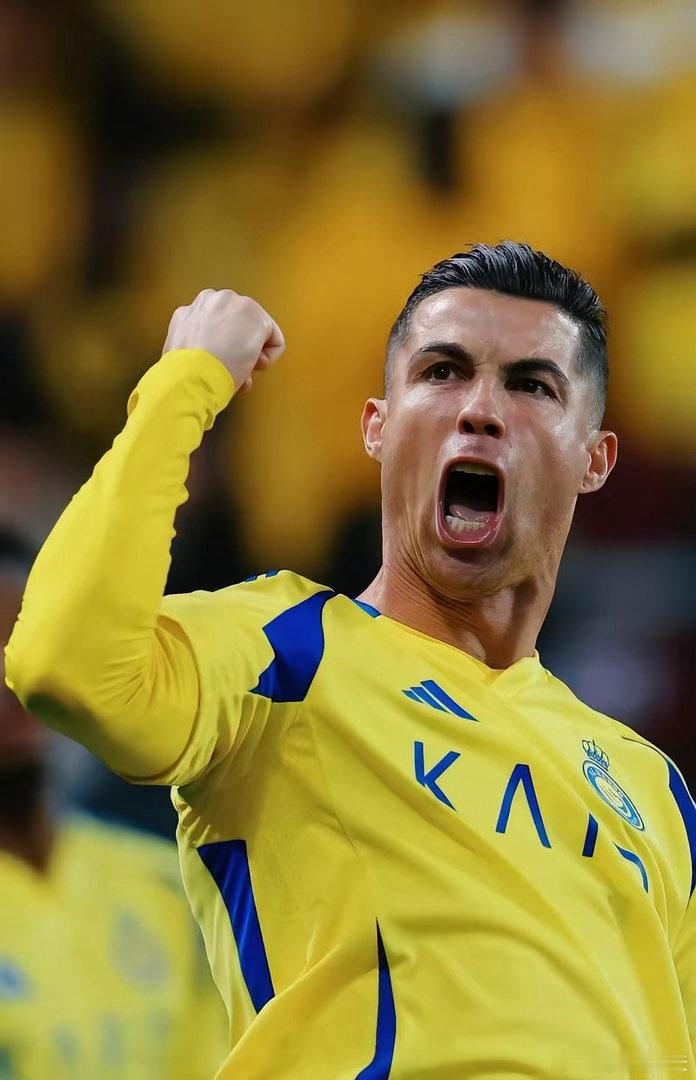 C罗回应比赛中呕吐：世界杯备赛再添乱，利雅得胜利冲刺首冠太难了！C罗这世界杯前的