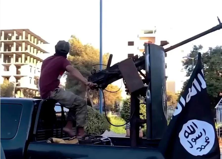 伊拉克情报局长哈米德·沙特里在接受美国《华盛顿邮报》采访时表示，叙利亚境内的“伊