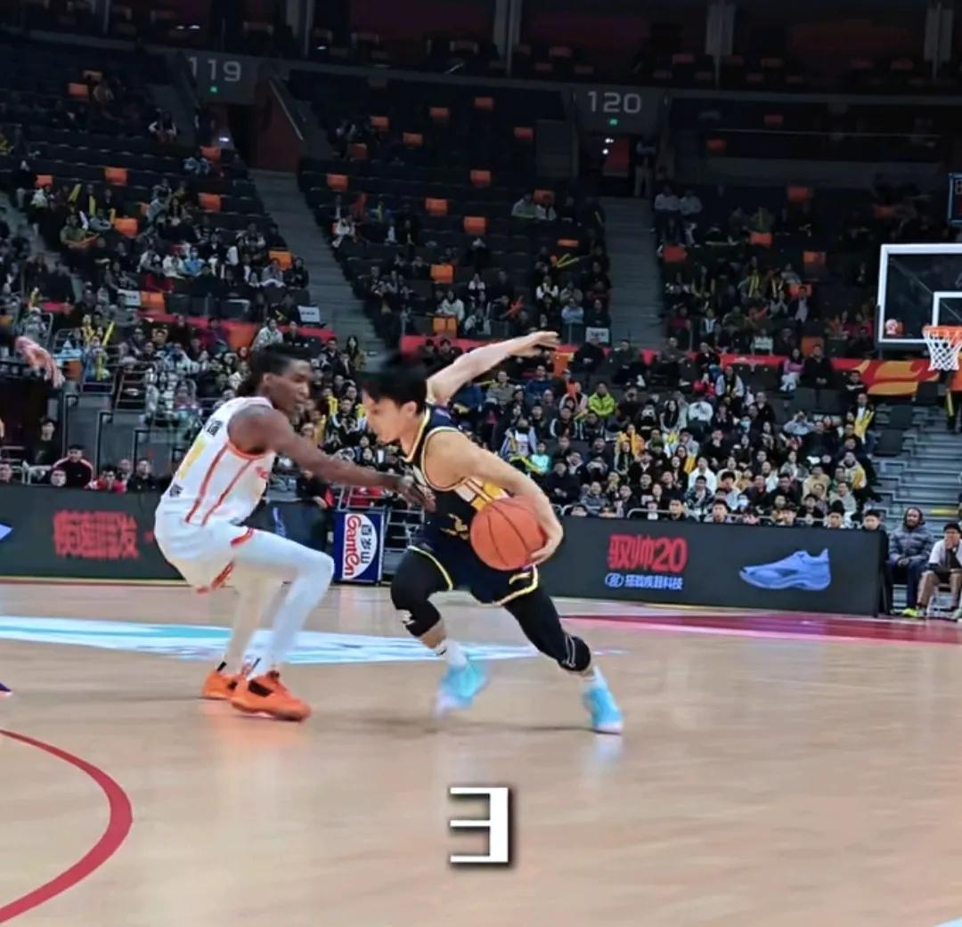 &三个画面。&徐杰读秒压哨进球，马尚发来信息道:以后节奏大师非你莫属，亲