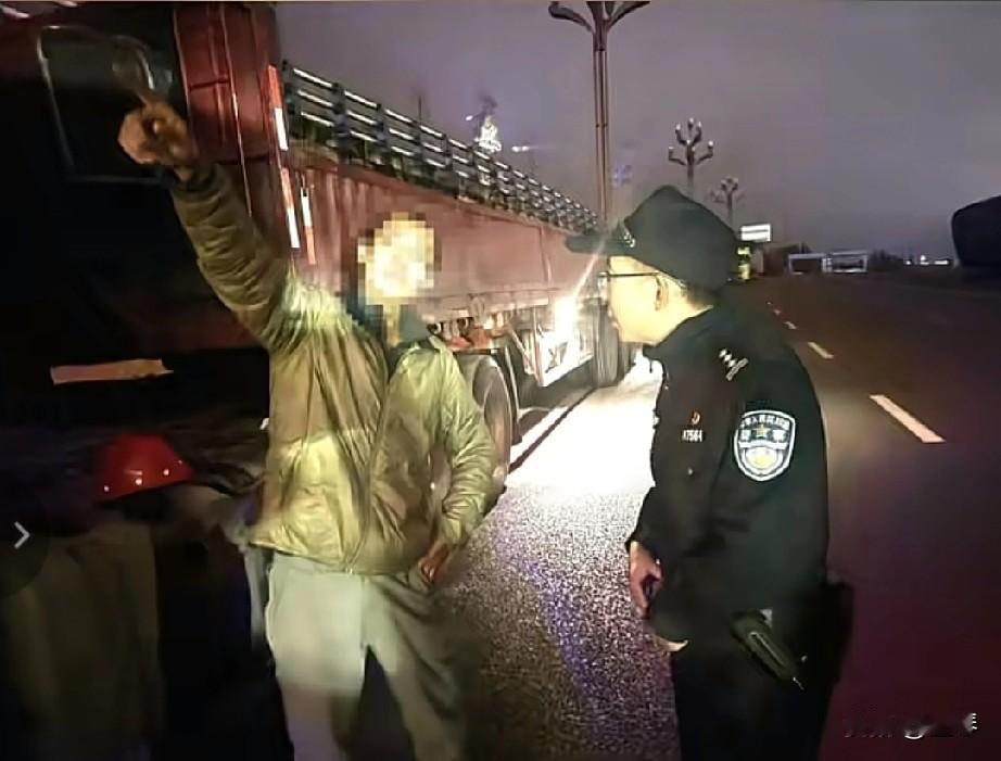 宜宾货运场4起偷油案，团伙“油耗子”们终于落网！“刚加满的油，一夜之间