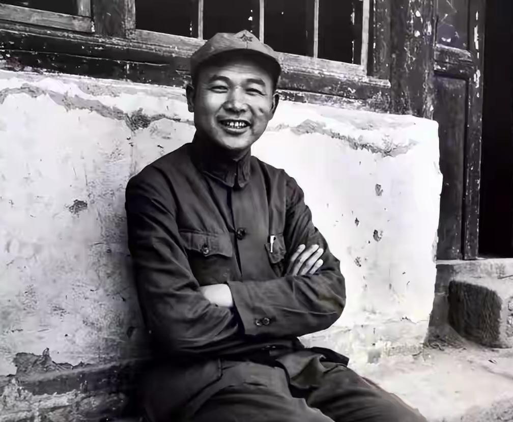 为什么毛主席喜欢徐海东？因为徐海东有两大贡献，无人可及。 1955年授衔名单