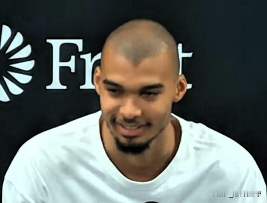 马刺赢球后，文班亚马说出了大实话！今天马刺以123-110战胜爵士。赛后，文