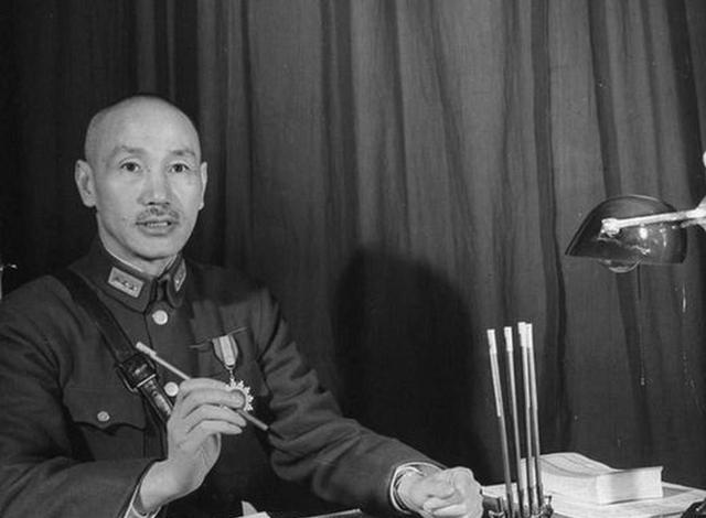 黄埔一期唯一被开除的学生，成了蒋介石最恨的人，蒋密令：干掉他1924年的广州，
