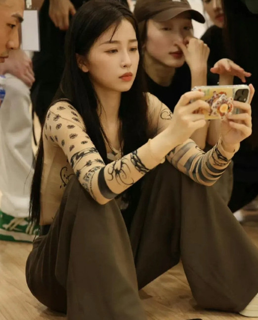 这个龙须刘海很厉害，立刻阔面变窄脸​​​