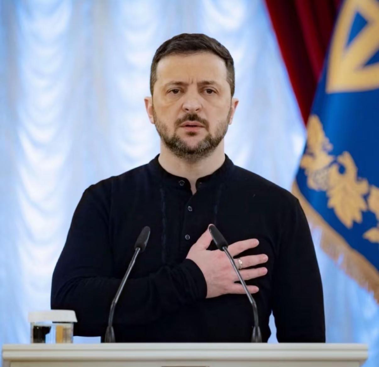 泽连斯基这回是真急红眼了，直接把话挑明！1月17日他公开大倒苦水，说库里