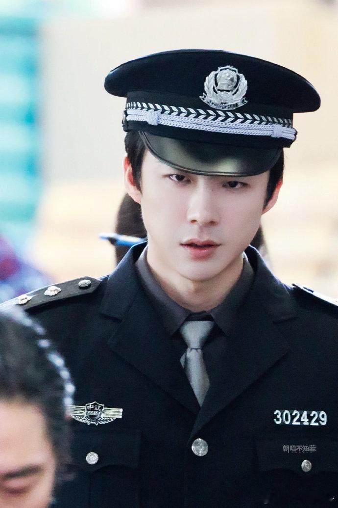 刘宇宁饰演警察高原刘宇宁演警察刘宇宁演警察