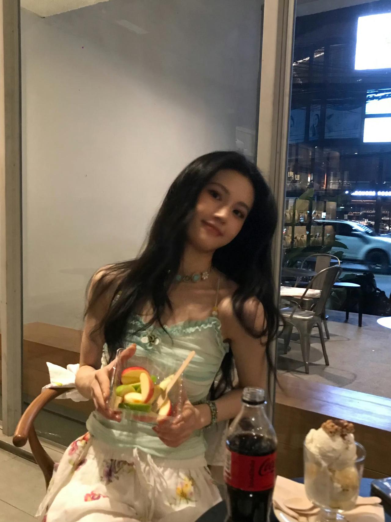 美女们随便吧怎么拍都好看高清全屏手机壁纸分享古力娜扎沈羽洁卢昱晓杨超越