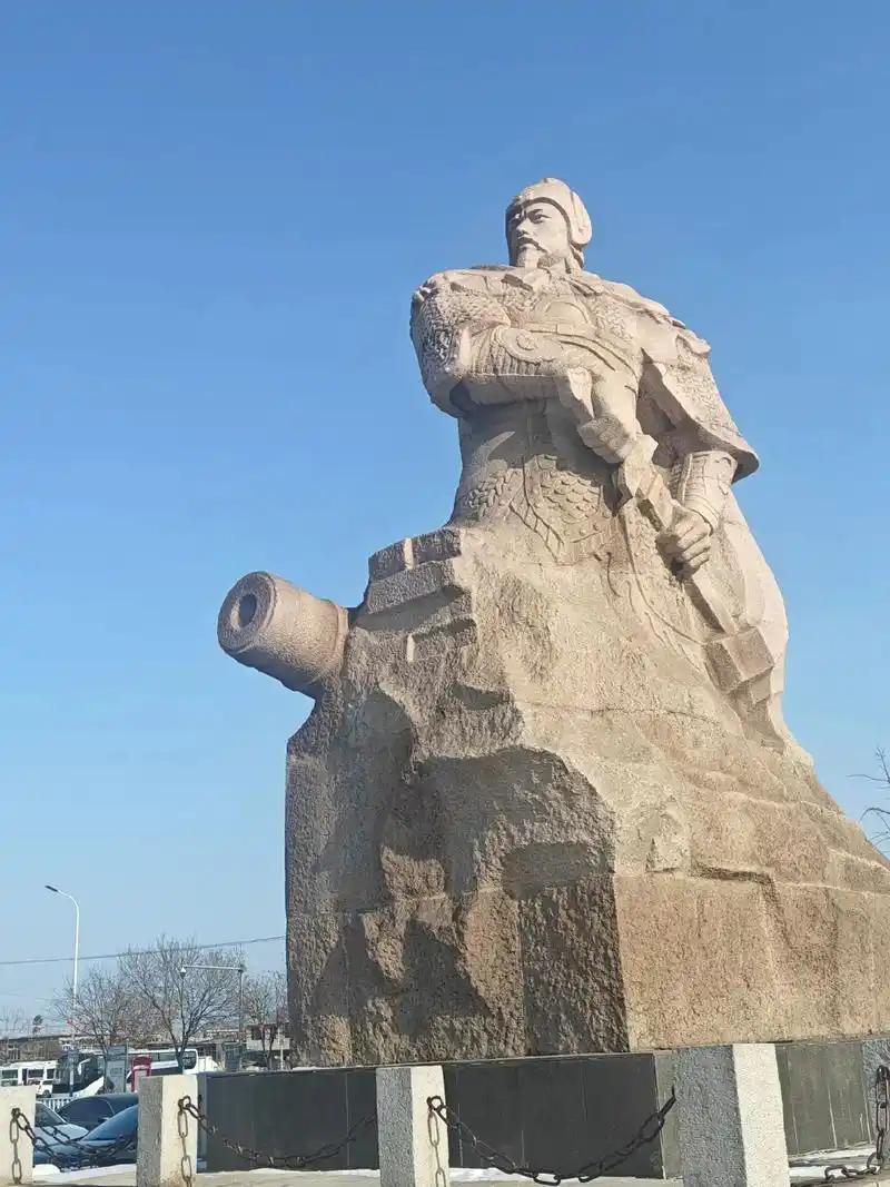 崇祯皇帝当面审袁崇焕，袁崇焕为什么没有辩解？1629年12月1日，袁崇焕跪在