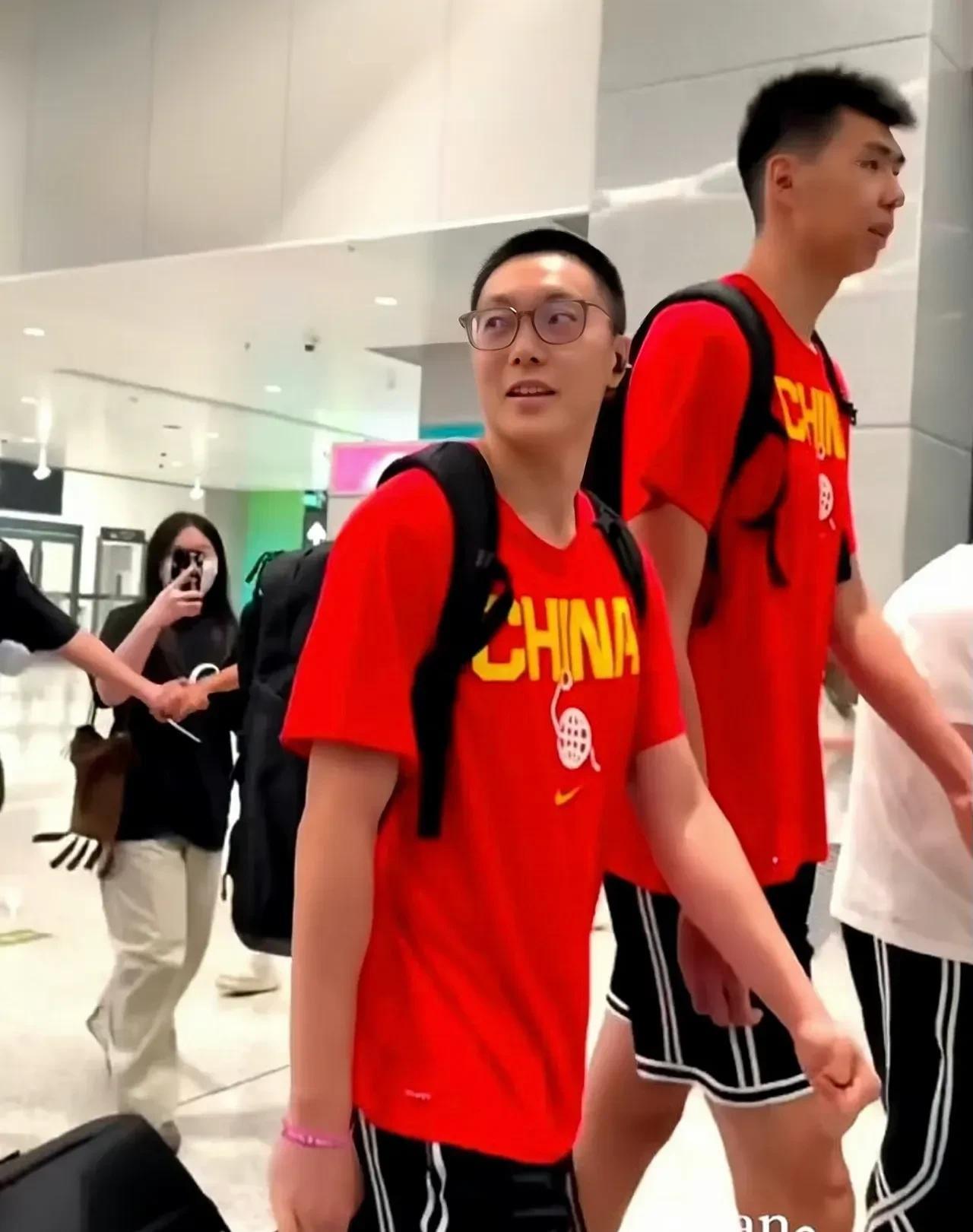 中国男篮今天杭州热身赛迎战老对手委内瑞拉队，球迷最关心的是不是赵睿实力是不是有听