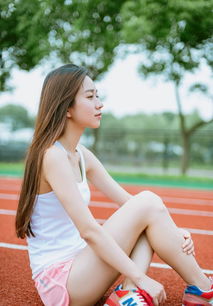 笑话：昨天去吃火锅，火锅店墙上写着：“羊是自己养的，菜是自己种的，油是自己榨的。