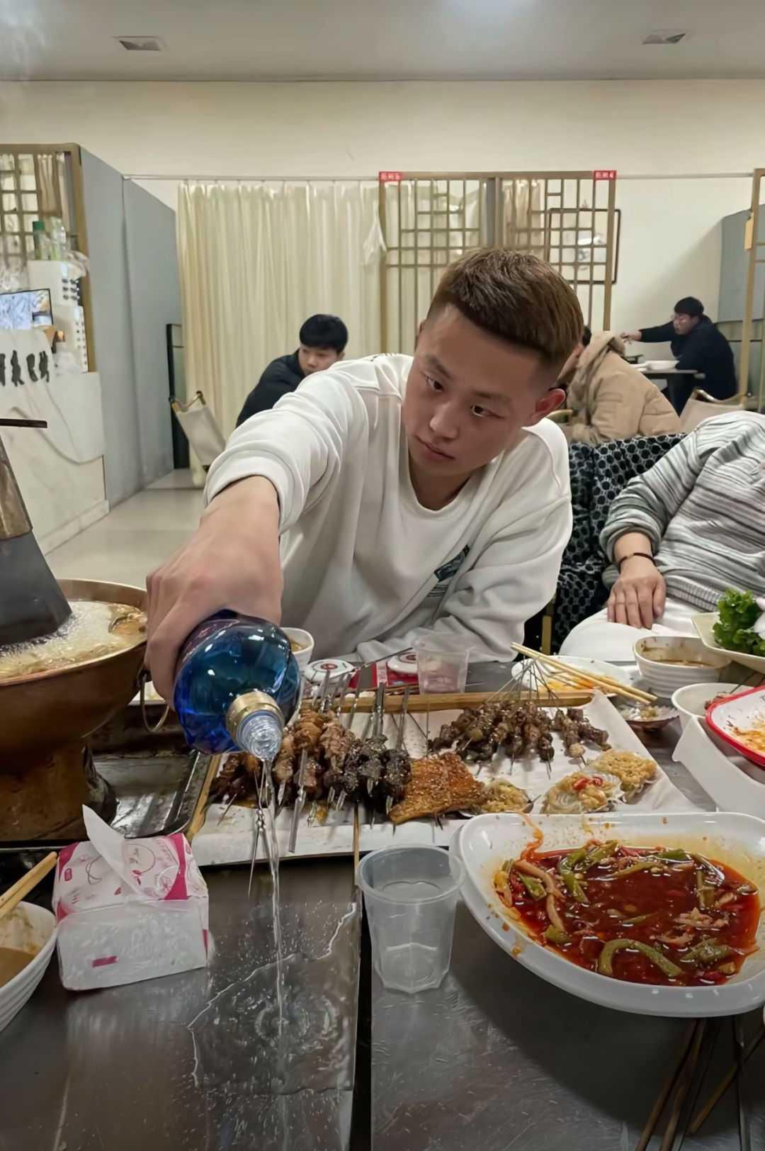好兄弟叫我喝白的，我还要继续吗？