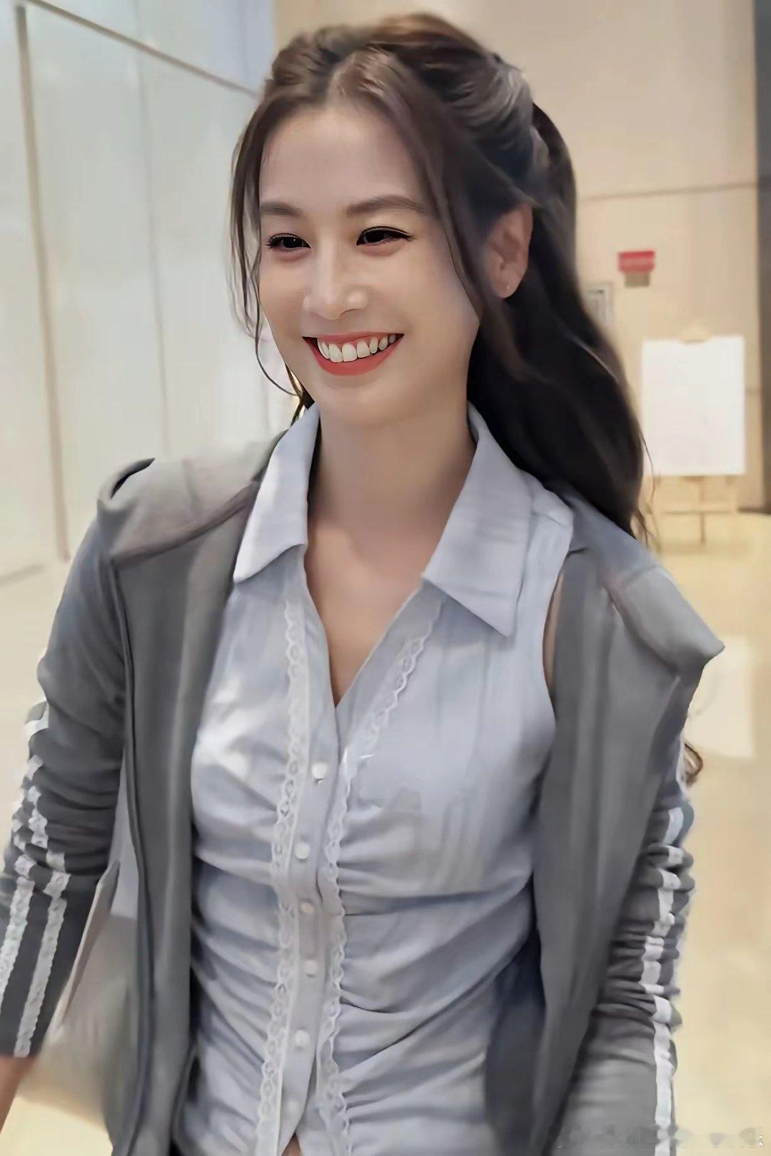 看了黄圣依，再看林依晨所以能理解为什么大家会觉得林依晨过得不幸福了吧？她们两个同