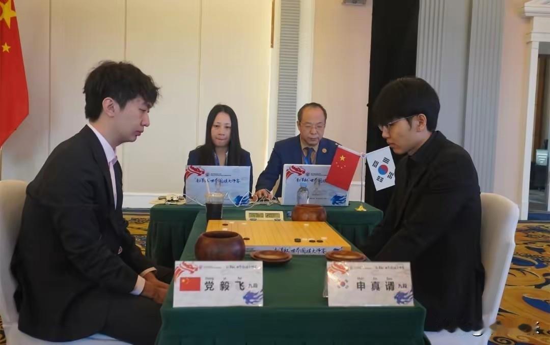 10月12日，第三届“衢州烂柯杯”世界围棋公开赛决赛首局精彩非凡！党毅飞九段执黑