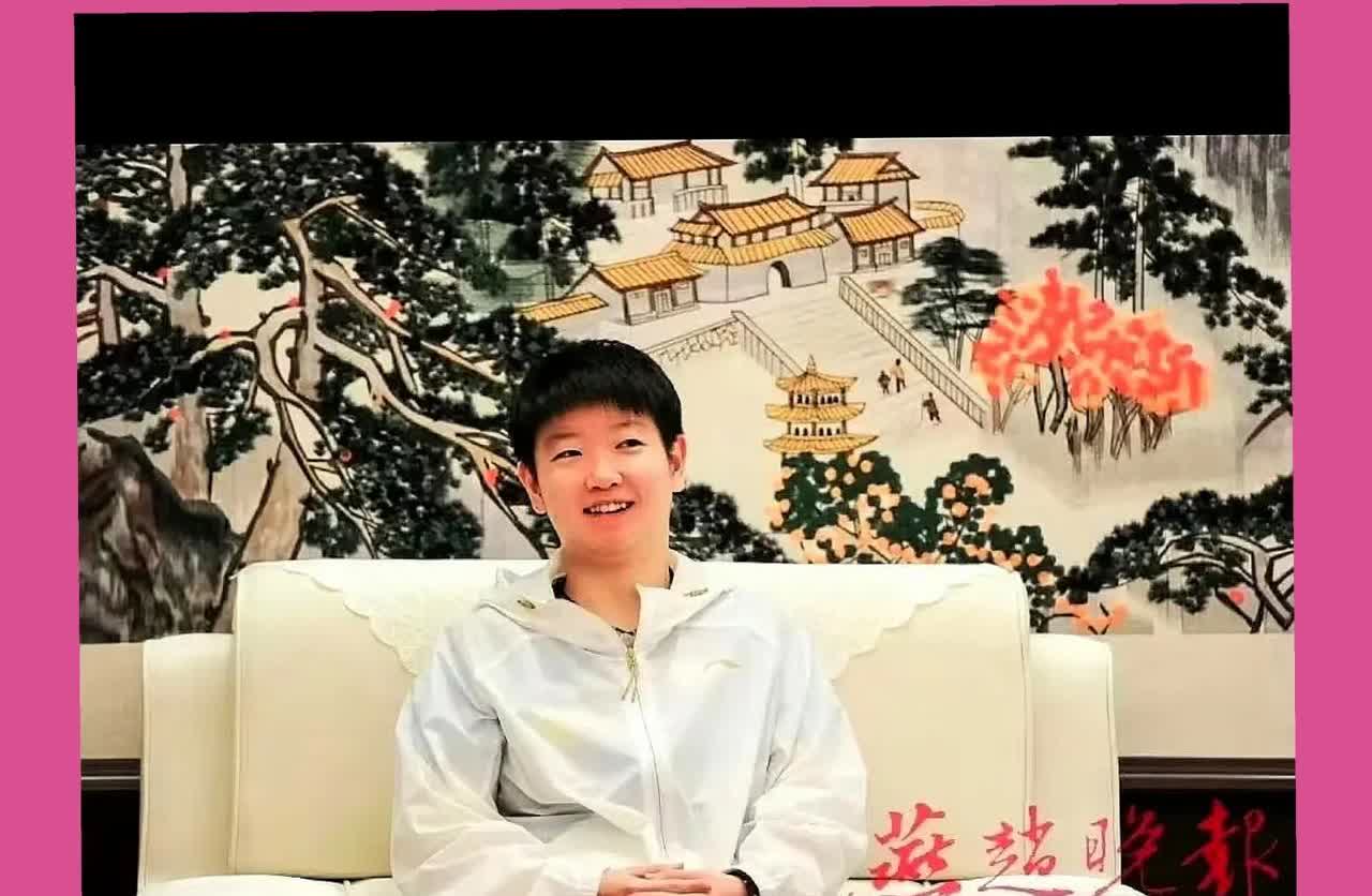 这笑容，这神情，这背景，这气质，大将风度，厅级起步！