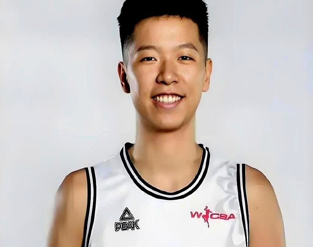 广东女篮把主力全按板凳上了！全国锦标赛名单清一色00后，最大才22岁，这