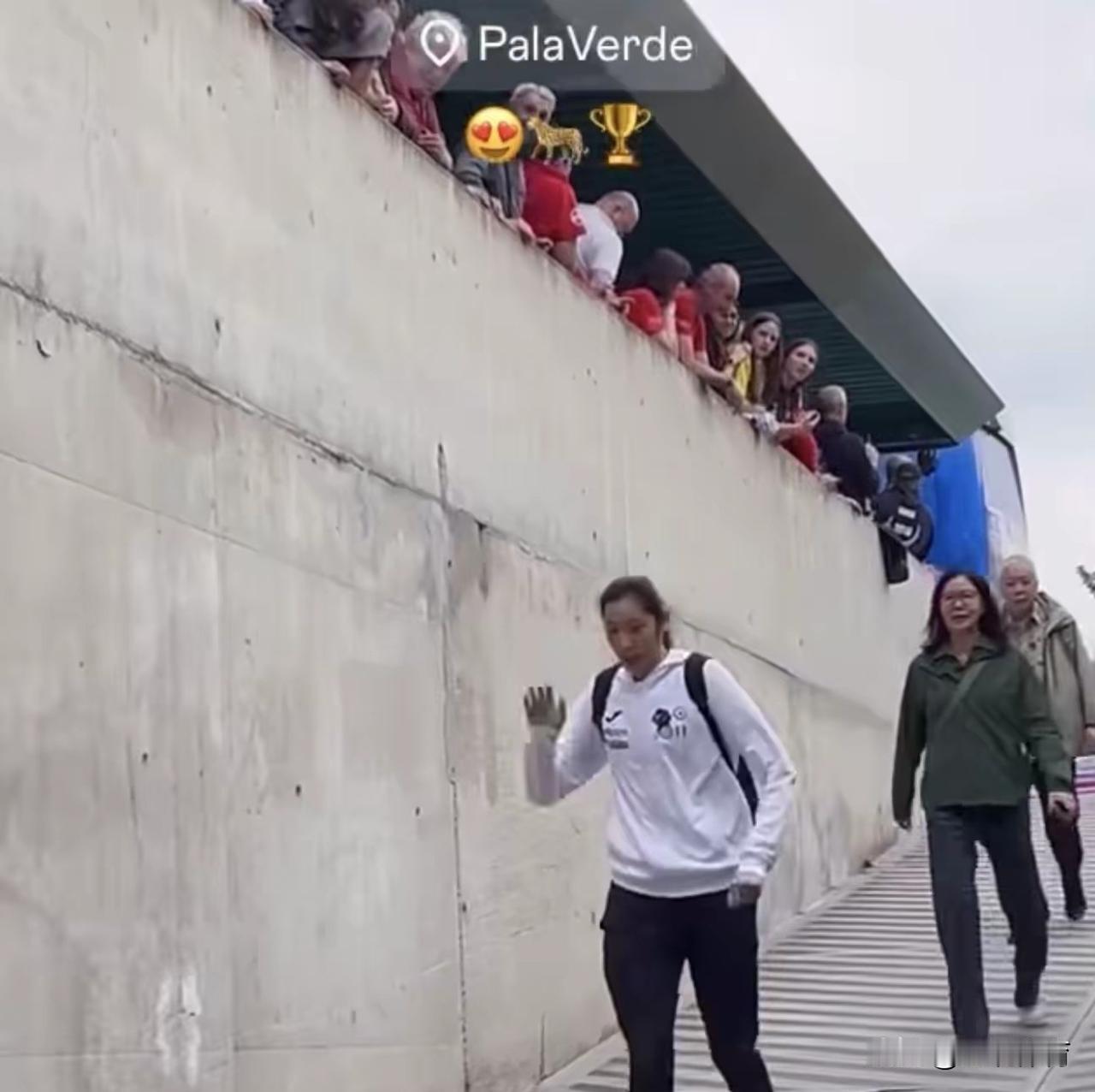 【为了票房，输赢正常】朱婷效力的科内与米兰争夺战的第三回合输了，总比分以1：2