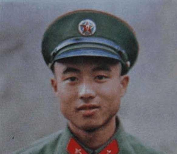 1987年，侦察参谋傅平山牺牲后，其遗体被越军浇在水泥基座中，部队首长指示：花1