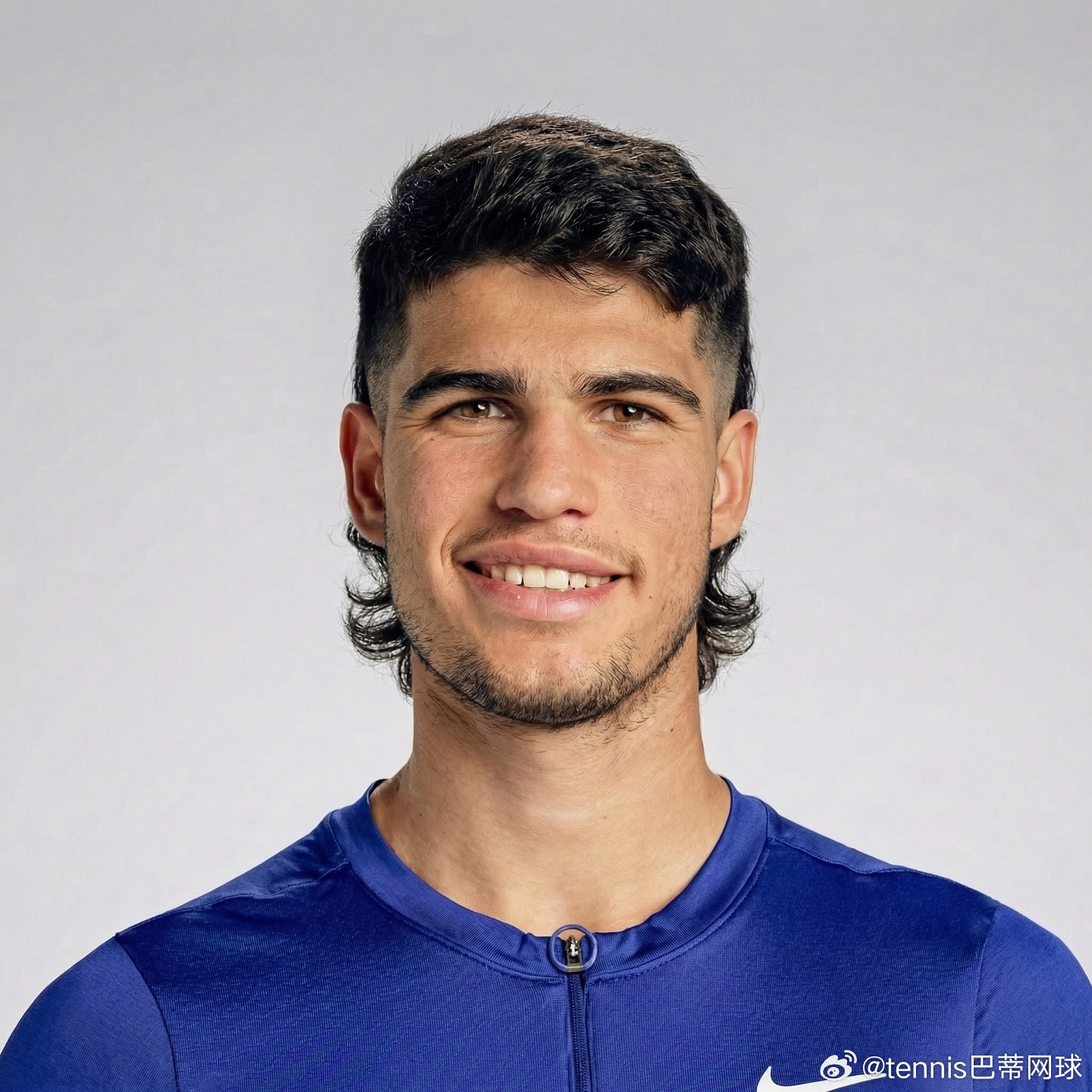 网友给阿尔卡拉斯设计的发型💇♂️我觉得第三个很不错，飘逸，而且看上去风阻也不大