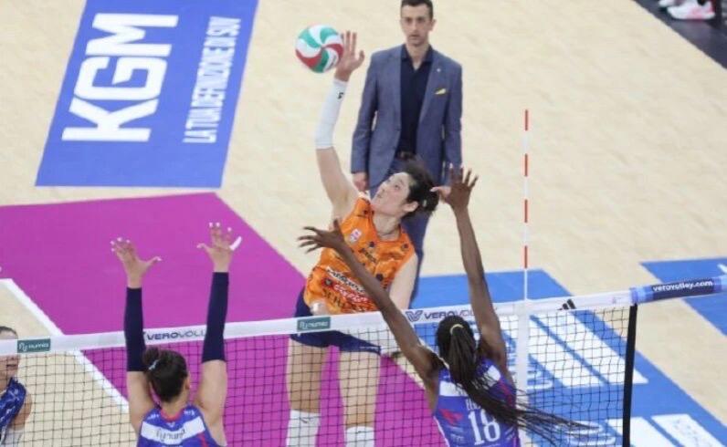 女排决赛科内对米兰的对决被扮成2：2？意甲女排决赛科内对米兰的前三场对决打成场分