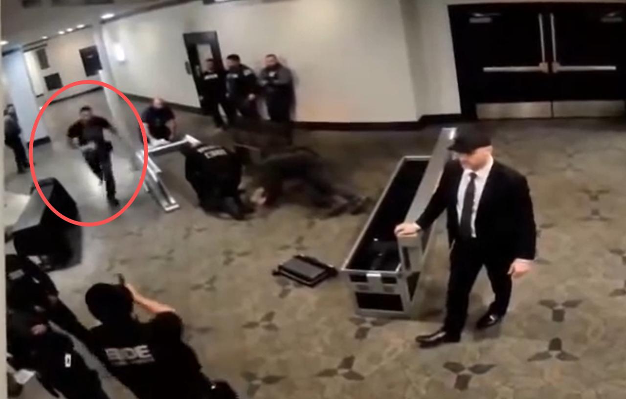 杀人诛心，啪啪打脸。美国网友用AI，还原了枪手冲过美国特勤局安检的画面。