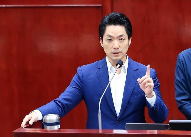 国民党再不行动，又败给了民进党。声势浩大的725上凯道示威游行，号称20万大军集