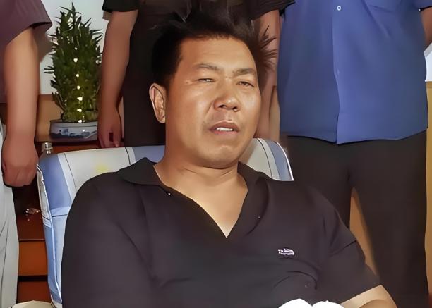 一把锁锁出惊天大案，2001年6月12号晚上九点多，郑州中原分局建设路派出所的3